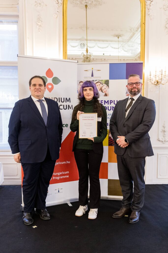 Nani Godadze receiving the award