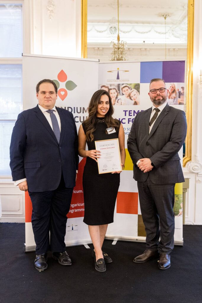Tala Salim Jubran Salman receiving the award