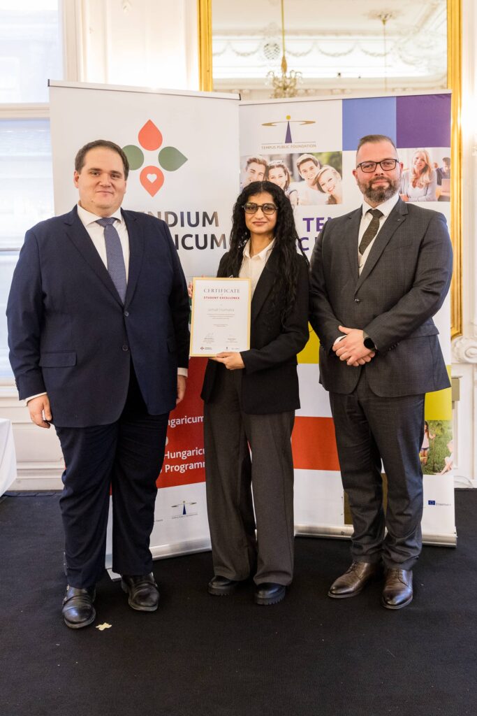 Jamali Humaira receiving the award